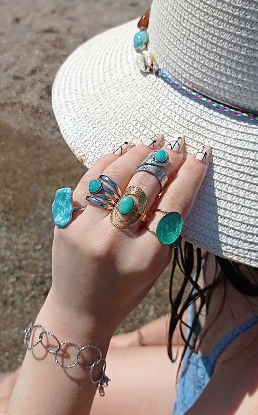 Κοσμήματα από ατσάλι 🥰🍉🌹🌺🌸 Δεν τα αποχωρίζεσαι ούτε στην παραλία 😘🥰 😍