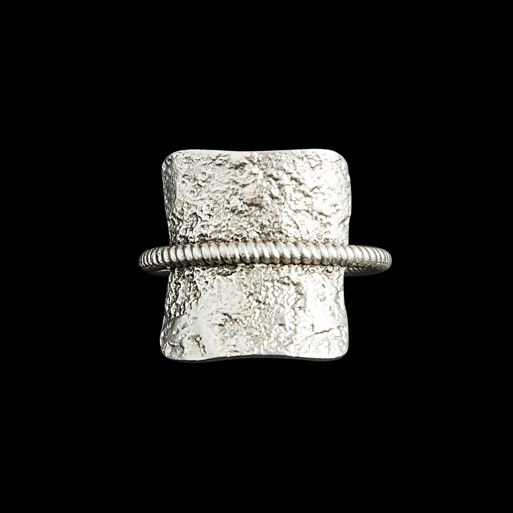 Χειροποίητο Δαχτυλίδι από επαργυρωμένο ορείχαλκο σε γεωμετρικό  Δ111000