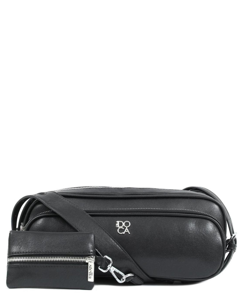 Γυναικεία μικρή τσάντα ώμου DOCA σε μαύρο χρώμα με μακρόστενο σχήμα, αποσπώμενο εξωτερικό τσαντάκι, τσέπες και ρυθμιζόμενο λουράκι. ΤΠΤ020000