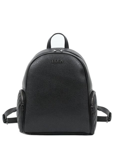 Γυναικεία τσάντα πλάτης DOCA σε μαύρο χρώμα με ανάγλυφη υφή, τσέπες, διπλό φερμουάρ, ρυθμιζόμενο λουράκι και εξωτερικές τσέπες με ριγέ καπιτονέ σχέδιο. ΤΠΤ055000