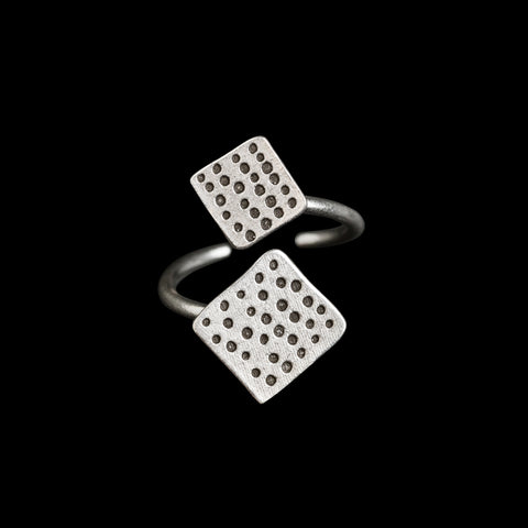 Χειροποίητο Δαχτυλίδι από επαργυρωμένο ορείχαλκο σε γεωμετρικό  Δ109000