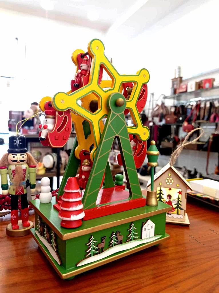 Ξύλινο κουρδιστό Λουνα Παρκ με χριστουγεννιάτικη παράσταση, μουσική και κίνηση!  (ΒΙΝΤΕΟ) Χ206000