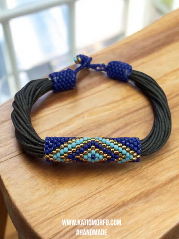 Χειροποίητο βραχιόλι σε boho σχέδιο  Β228000