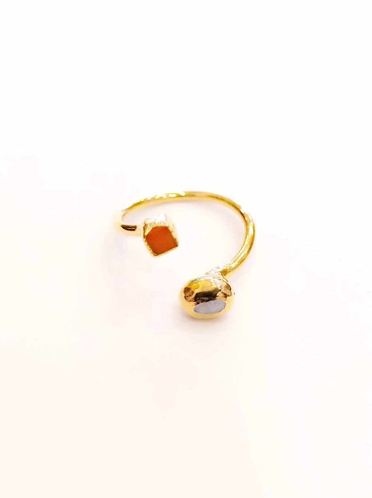 Δαχτυλίδι Χειροποίητο Σφυρήλατο με δεμένο ημιπολύτιμο λίθο και πέρλα (ρυθμιζόμενο μέγεθος) Δ063000