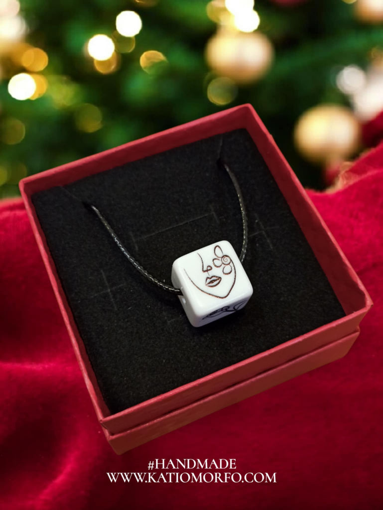 Χειροποίητο κολιέ με γεωμετρικο σχέδιο  Κ251000