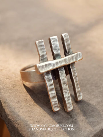 Χειροποίητο έθνικ δαχτυλίδι ζάμακ σε ρυθμιζόμενο μέγεθος Δ278000