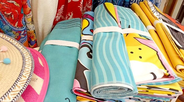 Πετσέτες θαλάσσης suede microfiber απίστευτα απορροφητική & απαλή με λάστιχο για εύκολη μεταφορά