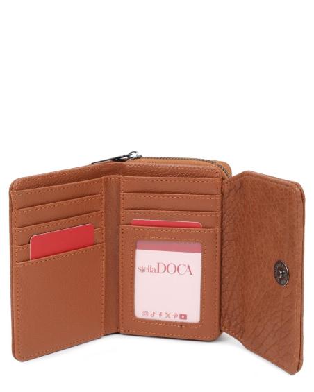 Πορτοφόλι DOCA σε ταμπά χρώμα με τρουκς,κλείσιμο με καπάκι και ανάγλυφη υφή. ΤΠΠ457000