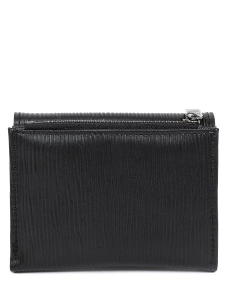 Πορτοφόλι DOCA σε μαύρο χρώμα με ανάγλυφη υφή και κλείσιμο με καπάκι. ΤΠΠ455000