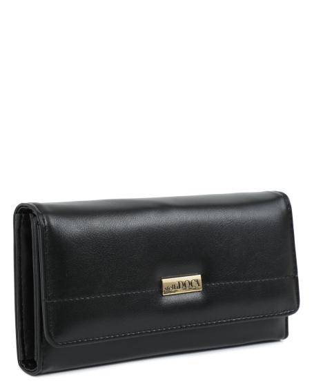 Πορτοφόλι DOCA σε μαύρο χρώμα με μακρόστενο σχήμα, διακοσμητικές λεπτομέρειες και κλείσιμο με καπάκι. ΤΠΠ484000
