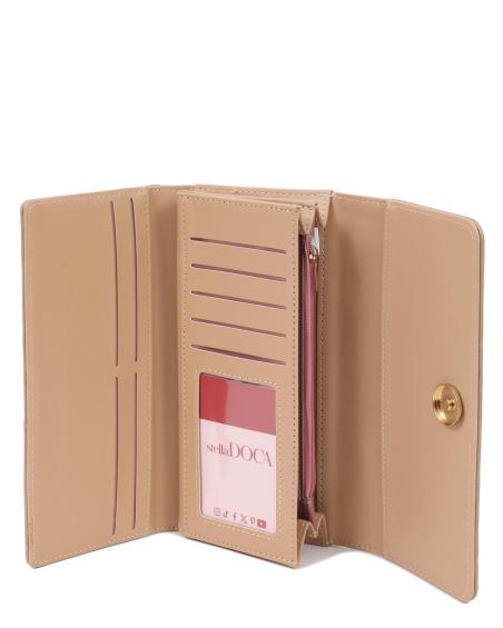 Πορτοφόλι DOCA σε μπεζ χρώμα με ανάγλυφη υφή και κλείσιμο με καπάκι. ΤΠΠ480000