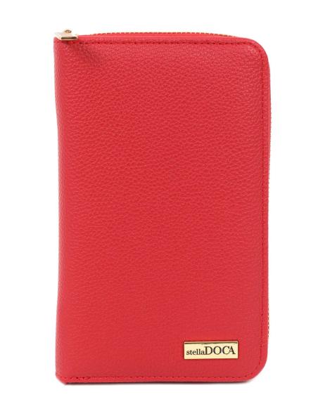 Πορτοφόλι DOCA σε κόκκινο χρώμα με μακρόστενο σχήμα και ιδιαίτερη υφή. ΤΠΠ489000