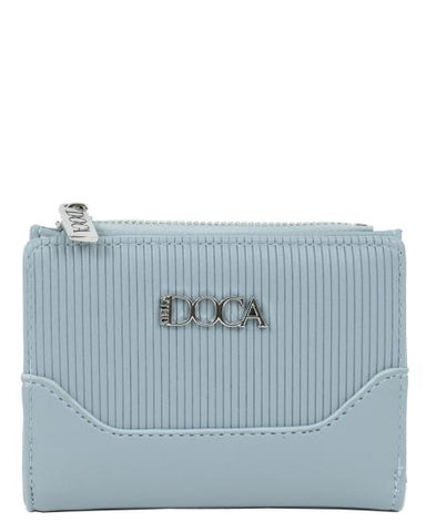 Πορτοφόλι DOCA σε γαλάζιο χρώμα με ιδιαίτερη υφή και κλείσιμο με καπάκι. ΤΠΠ513000