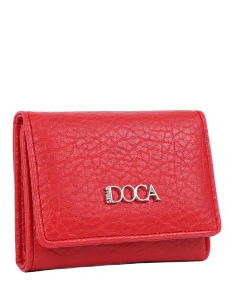 Πορτοφόλι DOCA σε κόκκινο χρώμα με ιδιαίτερη υφή και κλείσιμο με καπάκι. ΤΠΠ514000