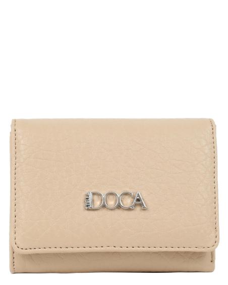 Πορτοφόλι DOCA σε μπεζ χρώμα με κλείσιμο με καπάκι και ιδιαίτερη υφή. ΤΠΠ515000