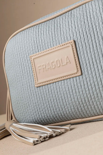 Τσάντα χιαστί FRAGOLA σε γαλάζιο χρώμα με δύο ξεχωριστές θήκες . ΤΠΤ102000