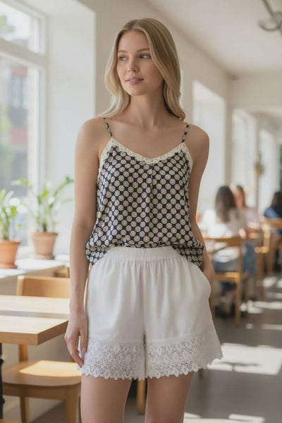 Σορτς με δαντέλα σε λευκό χρώμα Ρ26010000