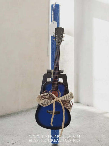 Χειροποίητη αρωματική Λαμπάδα με ξύλινη μινιατούρα κιθάρα Λ26008000