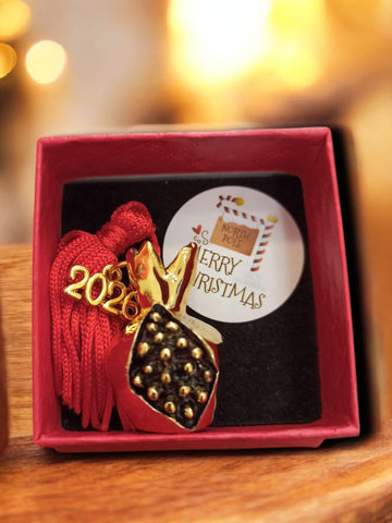 Χειροποίητο Γούρι Ρόδι με φουντίτσα σε συσκευασία δώρου  XM395000