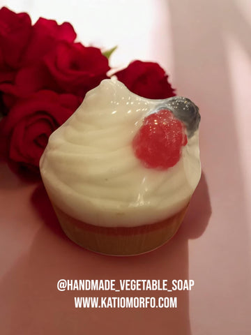 Χειροποίητο Σαπούνι cupcake από 100% φυτική γλυκερίνη & ελαιόλαδο με άρωμα berries 🍒