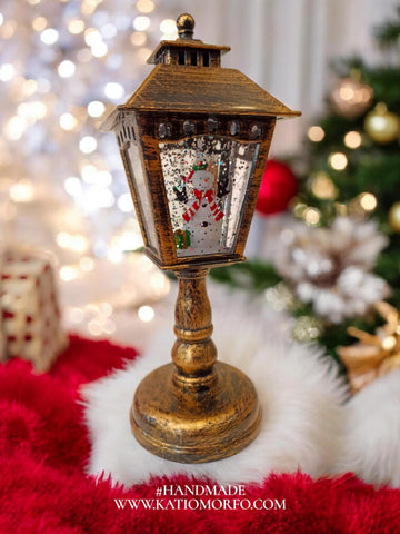 Φανάρι με Χριστουγεννιάτικη Παρασταση σε εντυπωσιακό μέγεθος με Μουσική , Φως και Χιόνι (λειτουργεί με ρεύμα & μπαταρίες)! περίπου 20cm.  XM411000