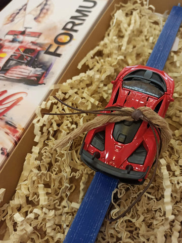 Χειροποίητη αρωματική Λαμπάδα με μεταλλικό αυτοκίνητο μινιατούρα σε κουτί δώρου Φόρμουλα 1 Λ26011000