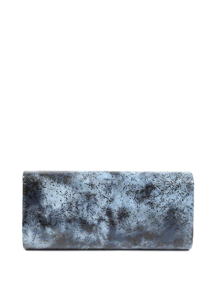 Γυναικείο βραδινό τσαντάκι DOCA clutch σε μπλε χρώμα με μαύρες λεπτομέρειες αλυσίδα και κλείσιμο με καπάκι. ΤΠΤ900000