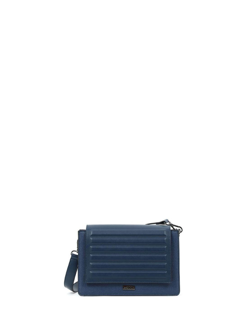 Γυναικεία τσάντα χιαστί DOCA σε μπλε χρώμα με κλείσιμο με καπάκι.ΤΠΤ216000