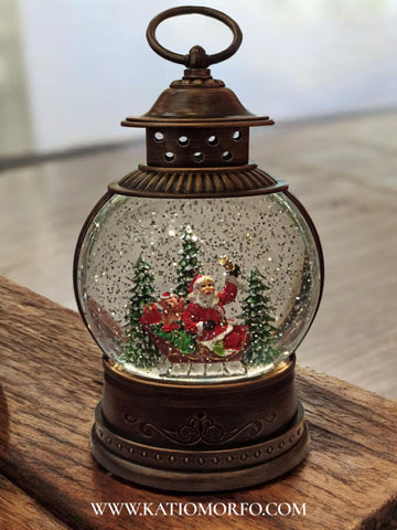 Φανάρι με Χριστουγεννιάτικη Παρασταση σε εντυπωσιακό μέγεθος με Μουσική , Φως και Χιόνι (λειτουργεί με ρεύμα & μπαταρίες)! περίπου 23cm.  XM356000