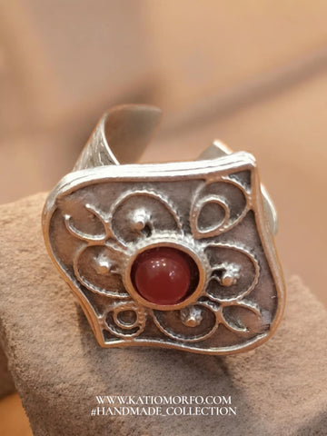 Χειροποίητο έθνικ δαχτυλίδι ζάμακ σε ρυθμιζόμενο μέγεθος Δ281000