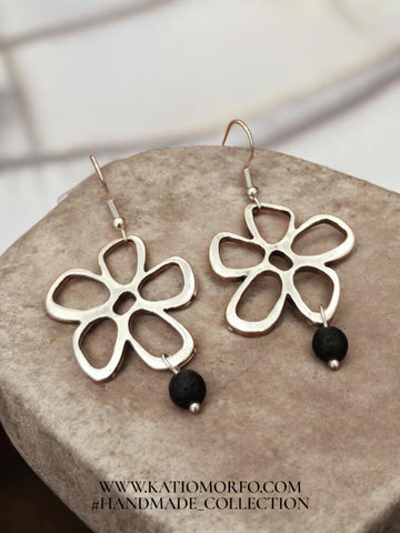 Χειροποίητα Σκουλαρίκια λουλουδάκια με ημιπολύτιμες πέτρες. Σ567000