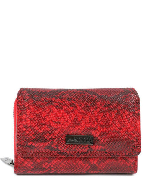 Πορτοφόλι DOCA  σε κόκκινο χρώμα με υφή φίδι.  ΤΠΠ135000
